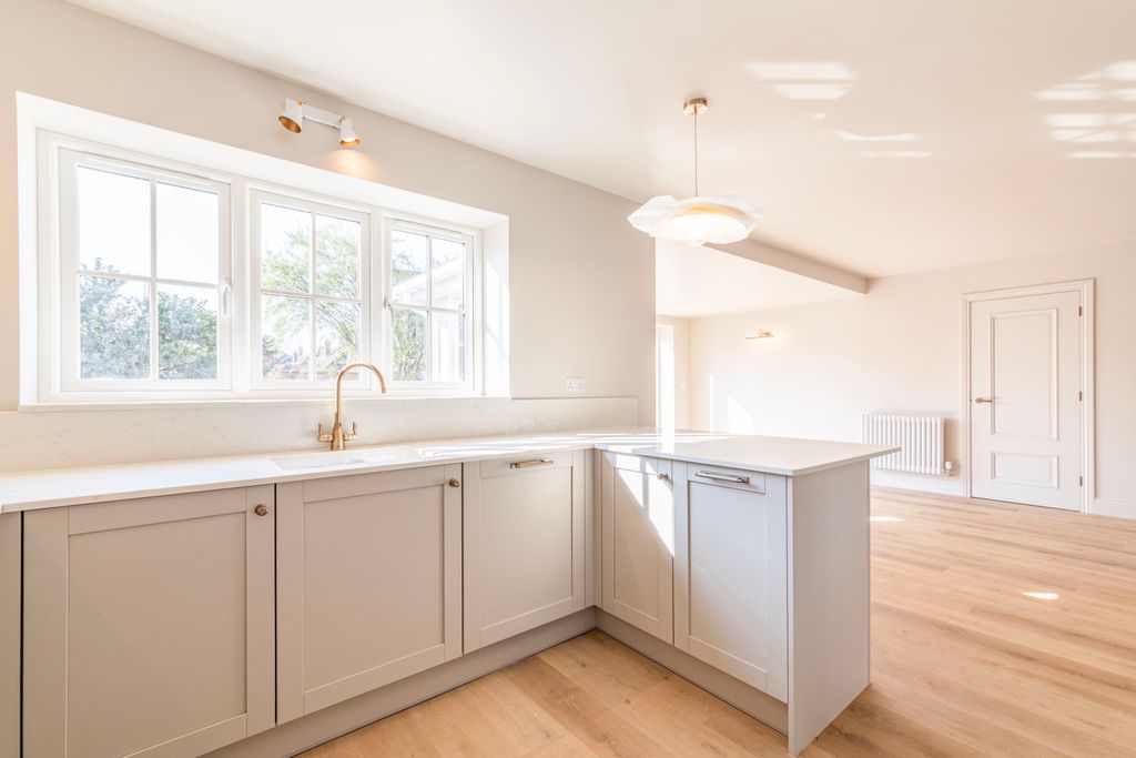 Additional image 5 of 4 bed semi-detached house for saleGreen Lane, Hersham Village, Surrey KT12