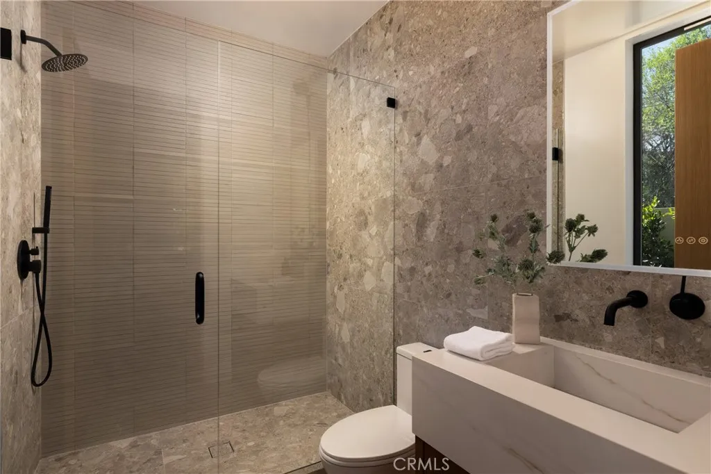 Additional image 97 of 15202 Hesby Street, Sherman Oaks, CA 91403
