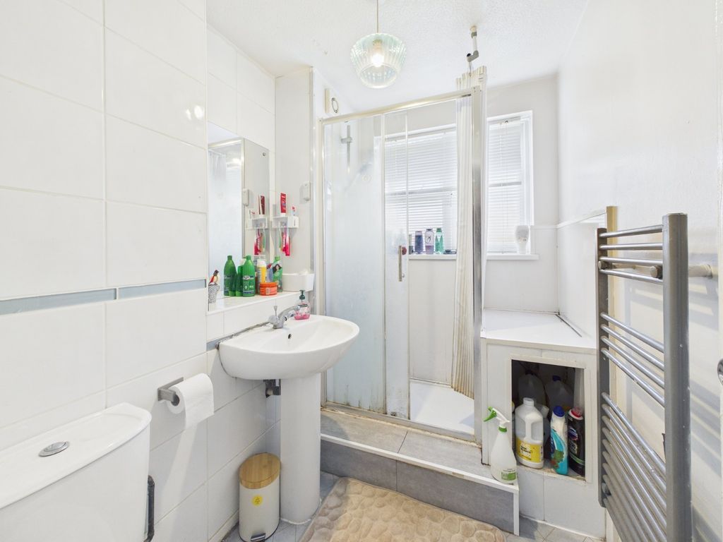 Additional image 8 of 2 bed flat for saleBoveney Close, Cippenham, Berkshire SL1