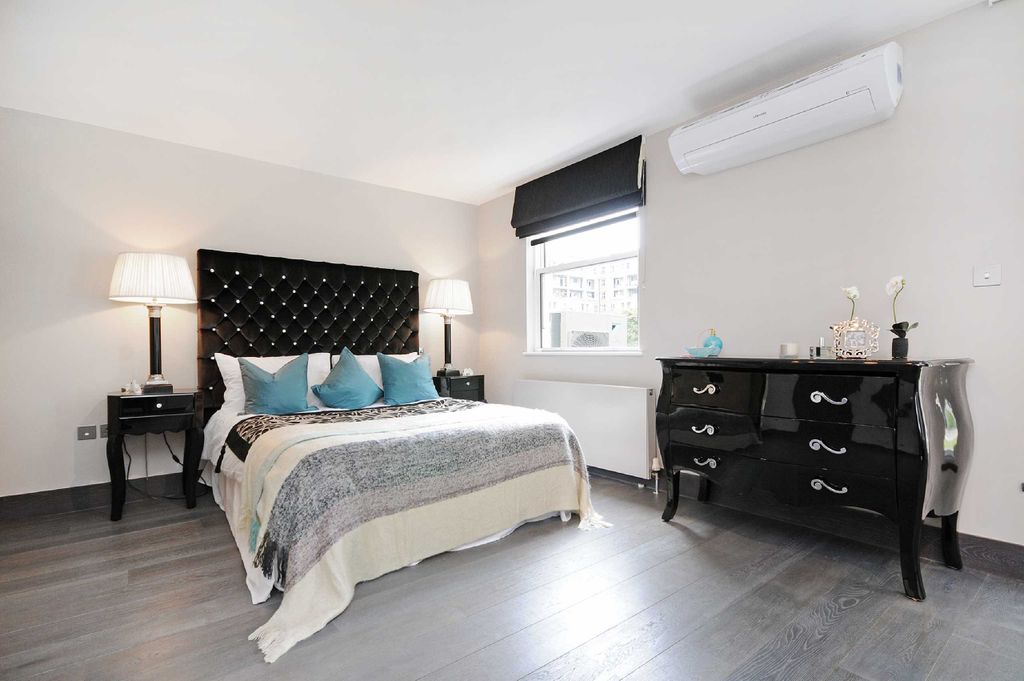 Additional image 7 of 4 bed detached house to rentCourt Close, St John's Wood Park, St John's Wood, London NW8
