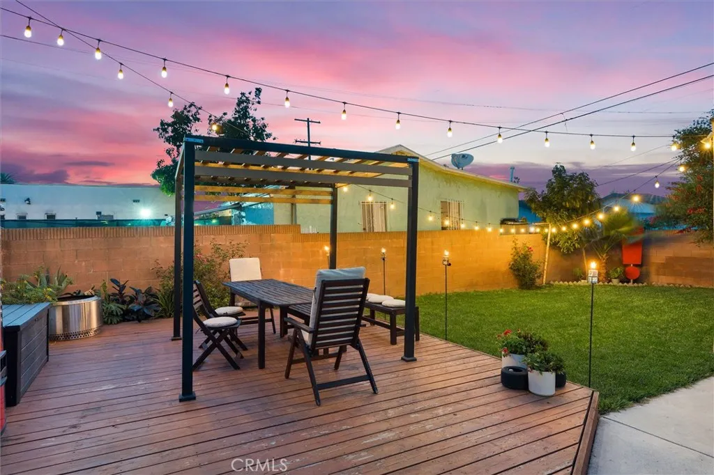 Additional image 25 of 527 W 106th Street, Los Angeles, CA 90044