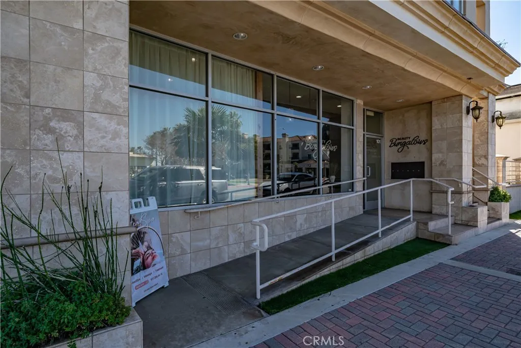 Additional image 32 of 526 Main St, Huntington Beach, CA 92648