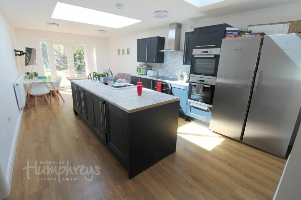 Stanton Road - VIEWINGS FROM 8am - 8pm photo 5
