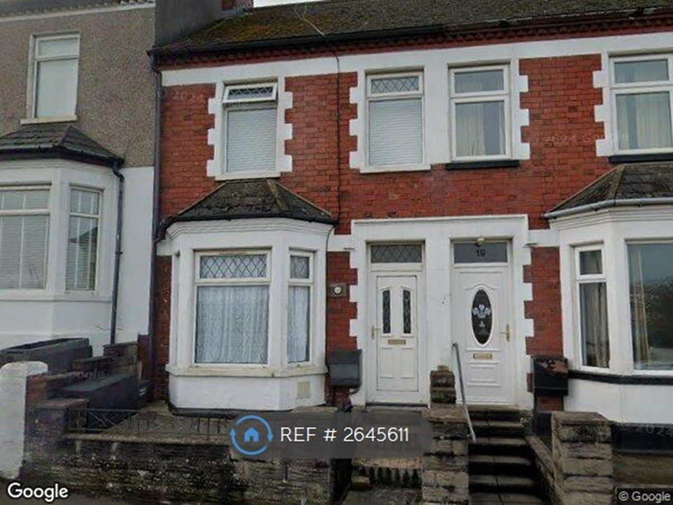 2 bed terraced house to rentClive Road, Barry CF62