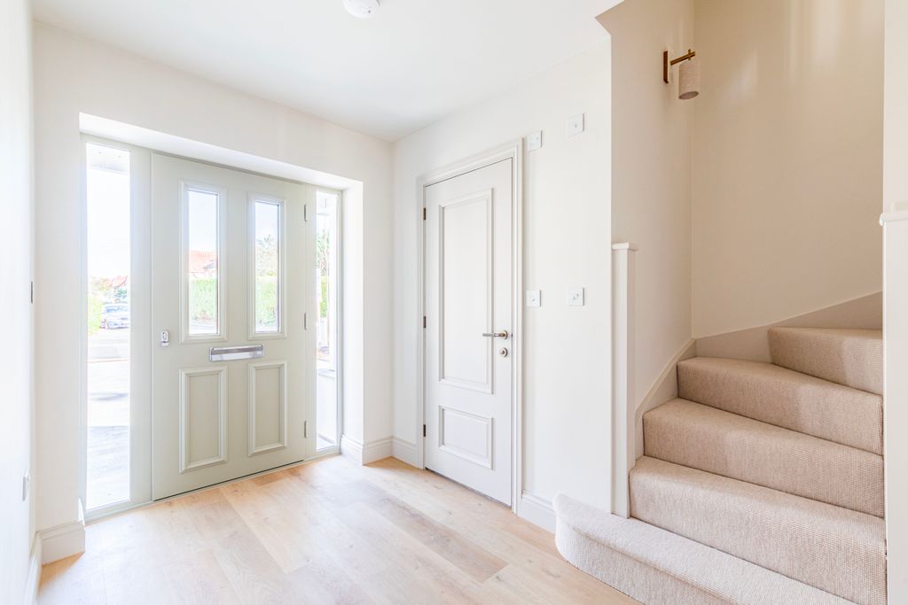 Additional image 8 of 4 bed semi-detached house for saleGreen Lane, Hersham Village, Surrey KT12