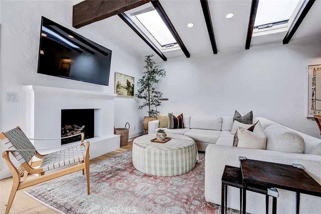 Additional image 5 of 3211 N Valley Dr, Manhattan Beach, CA 90266