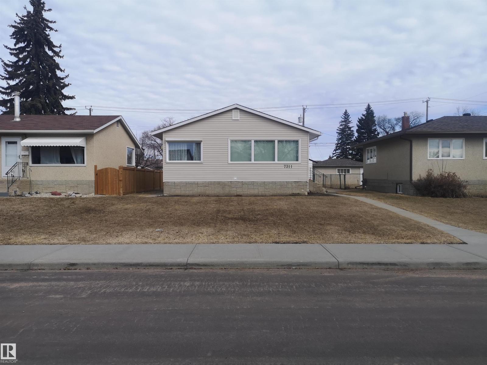 7311 76 ST NW NW