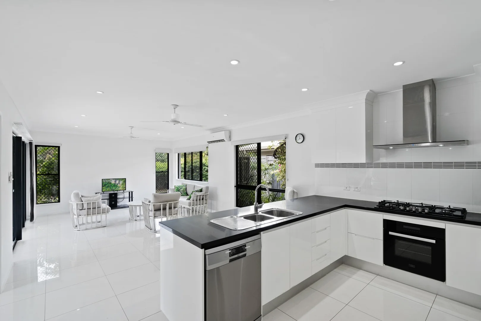 18 Eluma Mews, Smithfield QLD 4878 photo 3