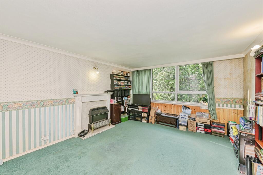 Pages Close, Sutton Coldfield photo 5