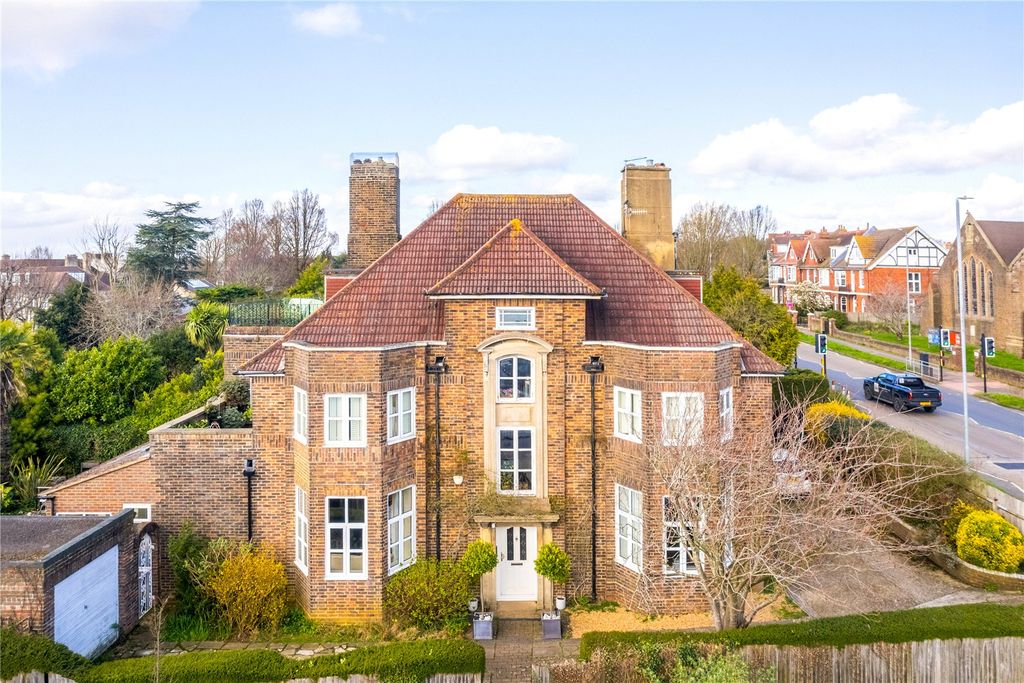 2 bed flat for saleDyke Road, Hove, East Sussex BN3