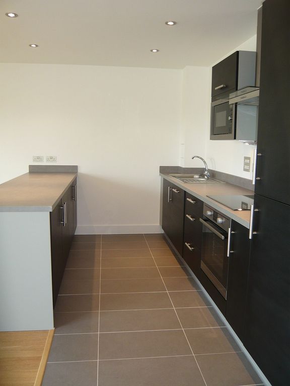 Additional image 4 of 2 bed flat to rentPark Way, Newbury, Berkshire RG14