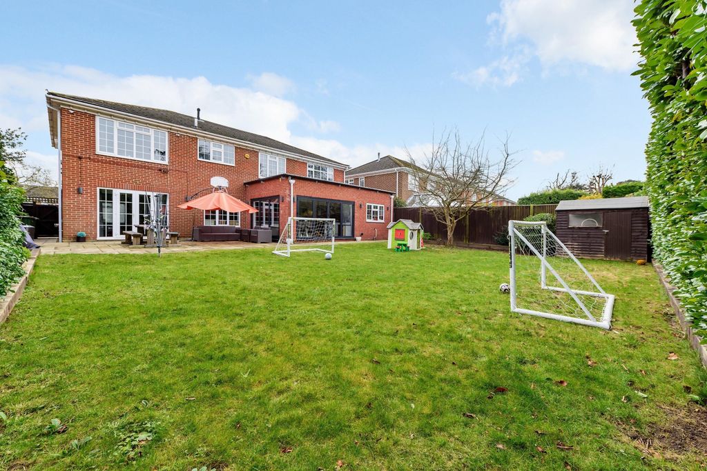 Additional image 11 of 5 bed detached house to rentDrynham Park, Weybridge KT13