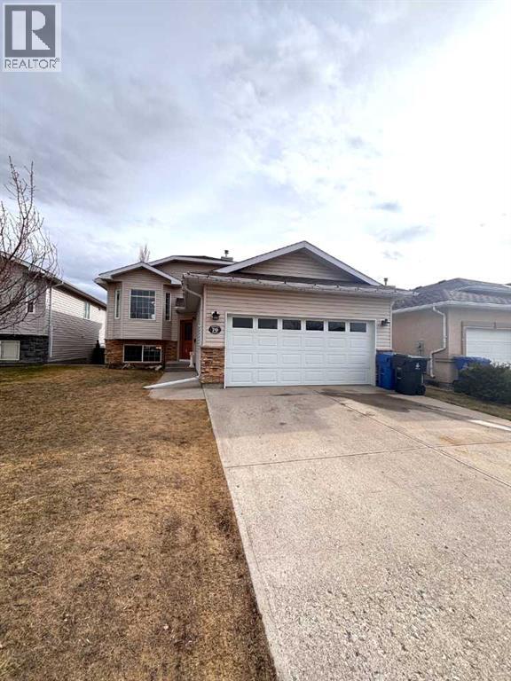 70 Kodiak Crescent N