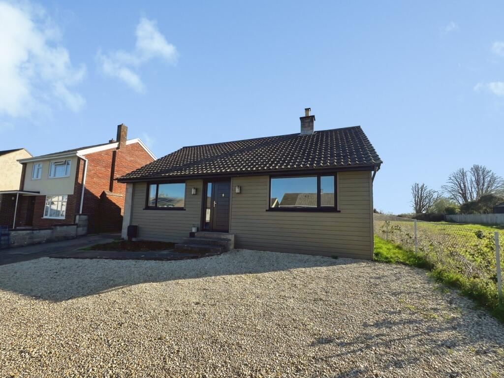 Fielding Road, Street, BA16