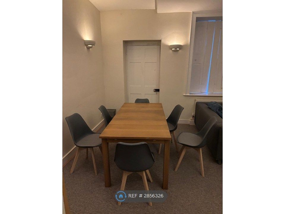 4 bed maisonette to rentPark St, Bath BA1 photo 5