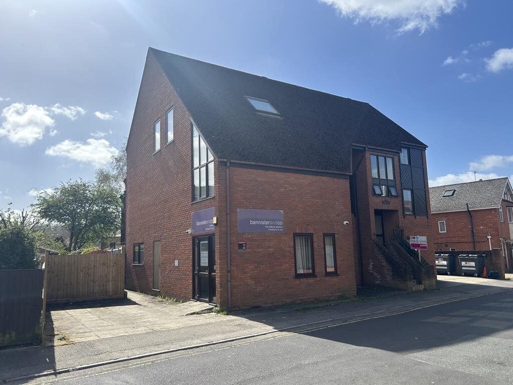 Tudor Chambers, Manor Road, Yeovil, Somerset, BA20 1UQ