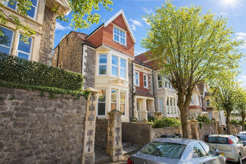 1 bed flat to rentVictoria Park, Hillside, Weston-Super-Mare BS23