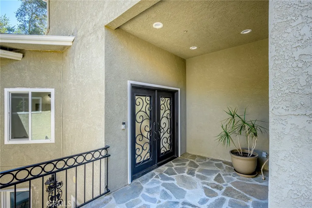 Additional image 3 of 2946 Graceland Way, Glendale, CA 91206