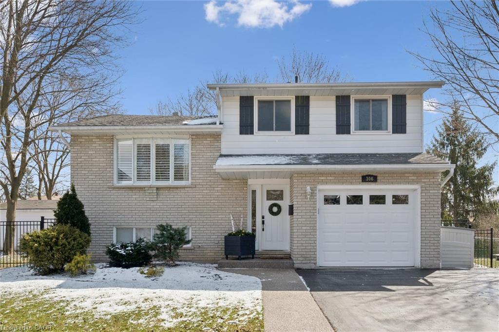 306 Daleside Place, Waterloo, ON, N2L 5M4