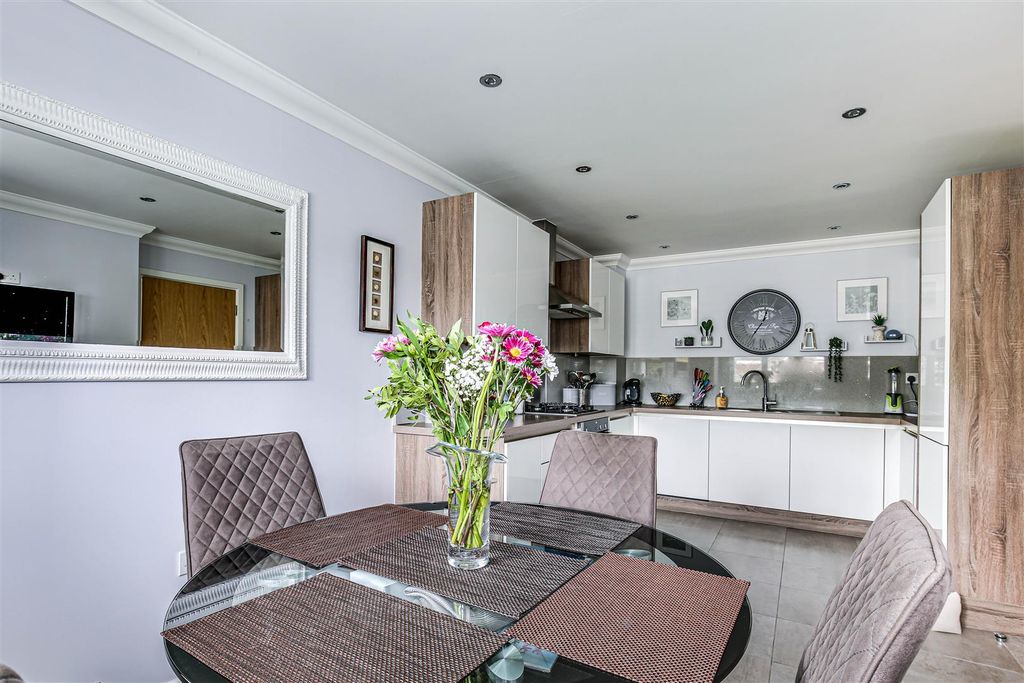 Additional image 2 of 4 bed semi-detached house for saleNorheads Lane, Biggin Hill TN16