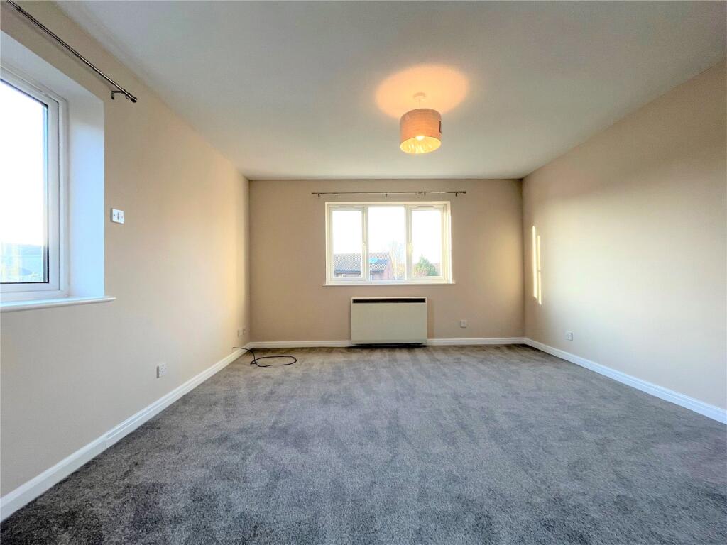 Summerdown Court, White Horse Way photo 3