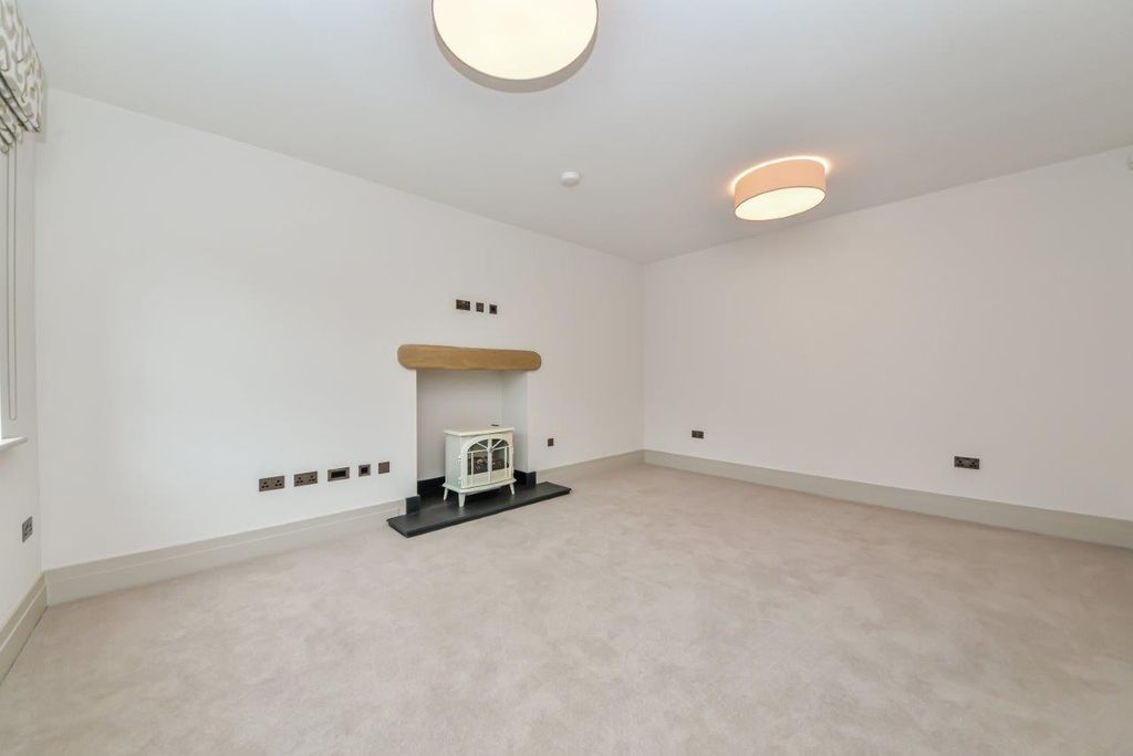 Additional image 24 of 6 bed detached house to rentClaremont Gardens, Norfolk Road, Edgbaston, Birmingham B15