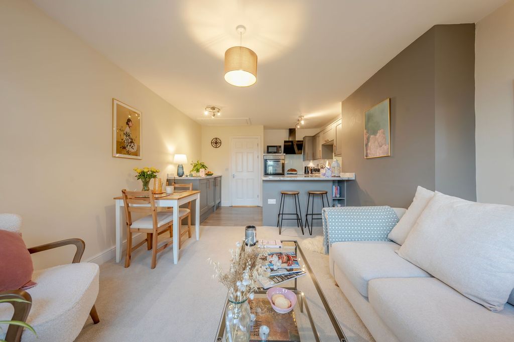 Additional image 4 of 1 bed flat for saleHarlow Moor Drive, Harrogate HG2