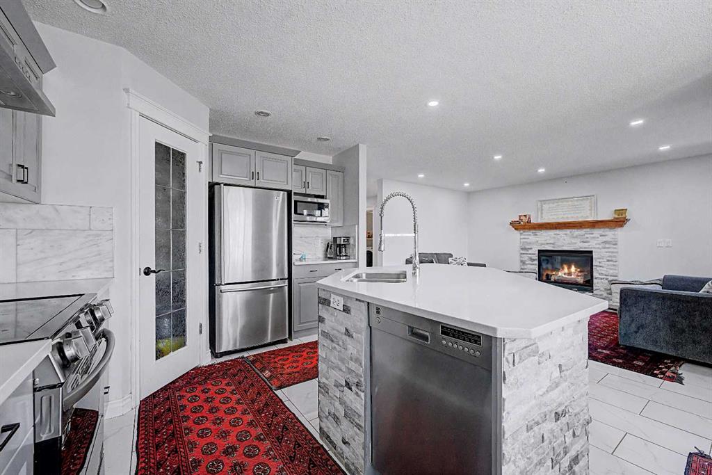 Additional image 4 of 644 Luxstone Landing SW, Airdrie, AB, T4B 3L2