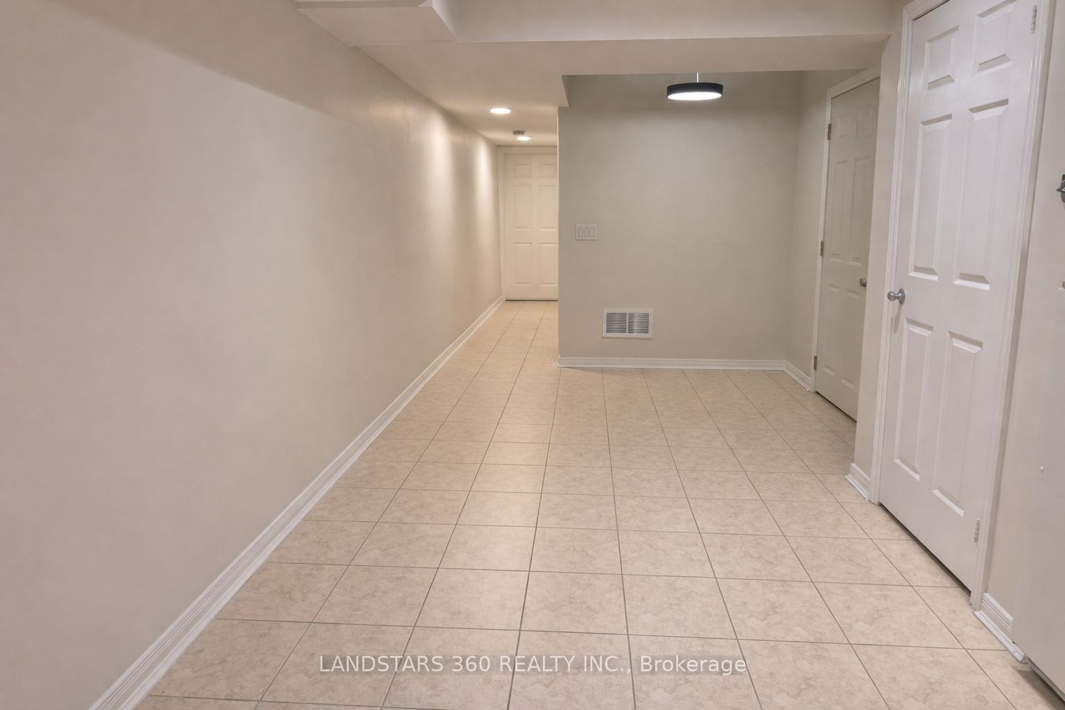 Lower-49 Boon Avenue, Toronto, ON, M6E 3Z2 photo 4