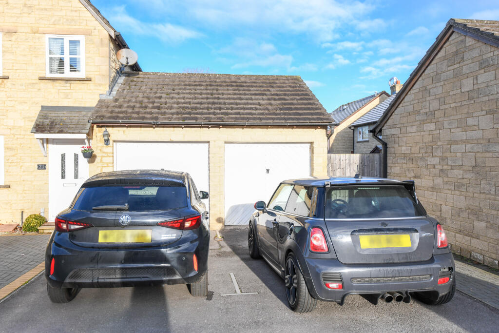 Chaffinch Drive, Trowbridge photo 2