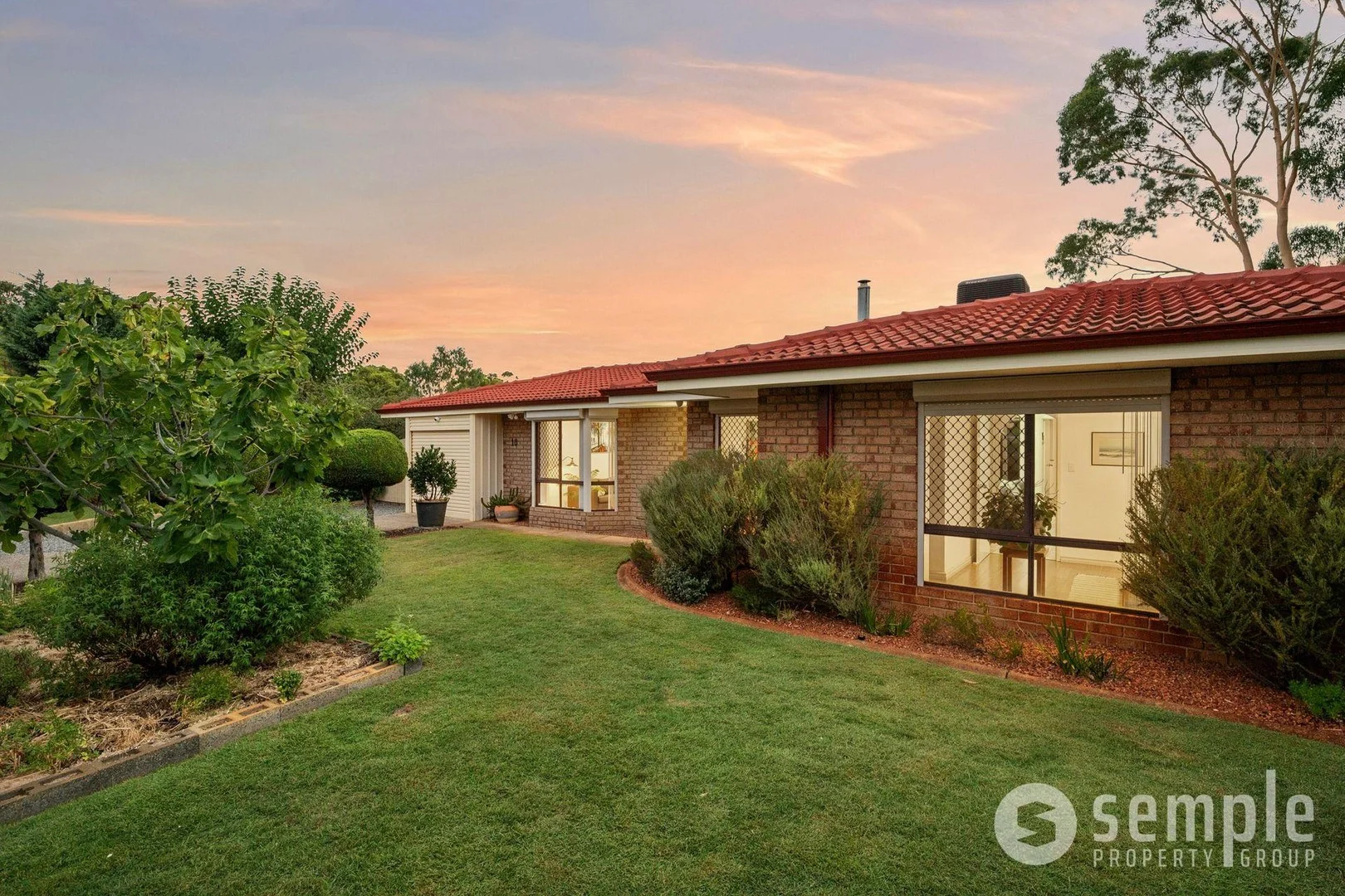 10 Wattle Court, Bibra Lake WA 6163