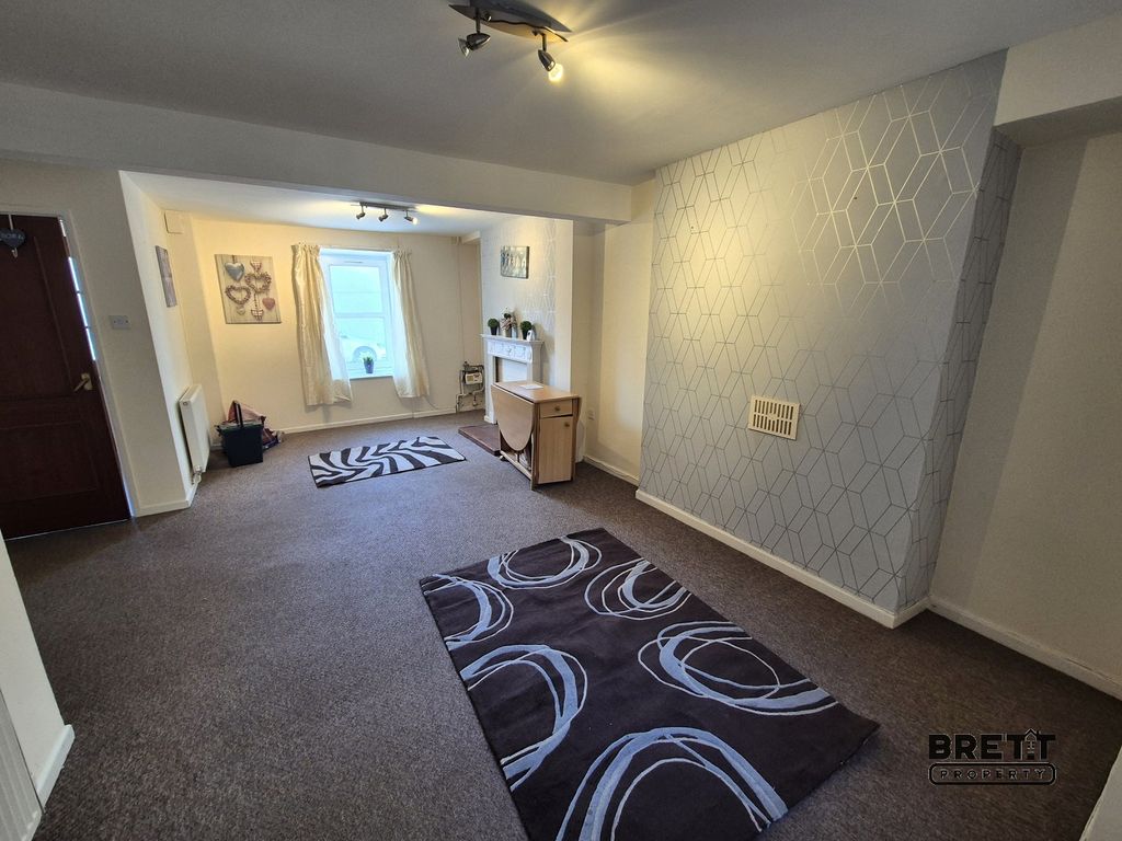 Additional image 4 of 2 bed terraced house to rentRobert Street, Milford Haven, Pembrokeshire. SA73