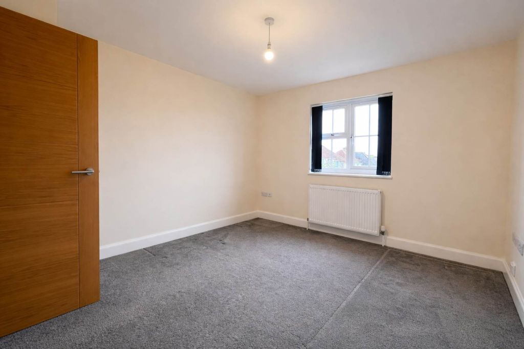 Additional image 7 of 1 bed semi-detached house to rentSomerset Avenue, Luton LU2