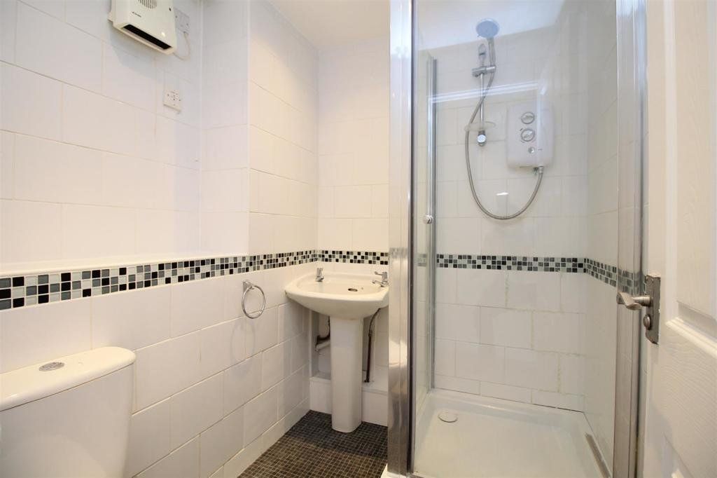 Additional image 6 of 1 bed flat to rentNormans Court, Downsway, Shoreham By Sea BN43