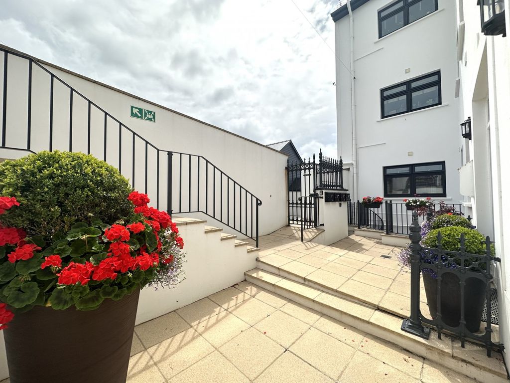 Additional image 16 of 2 bed flat for saleFlat 2 Murray Crescent House, The Rath, Milford Haven, Pembrokeshire SA73