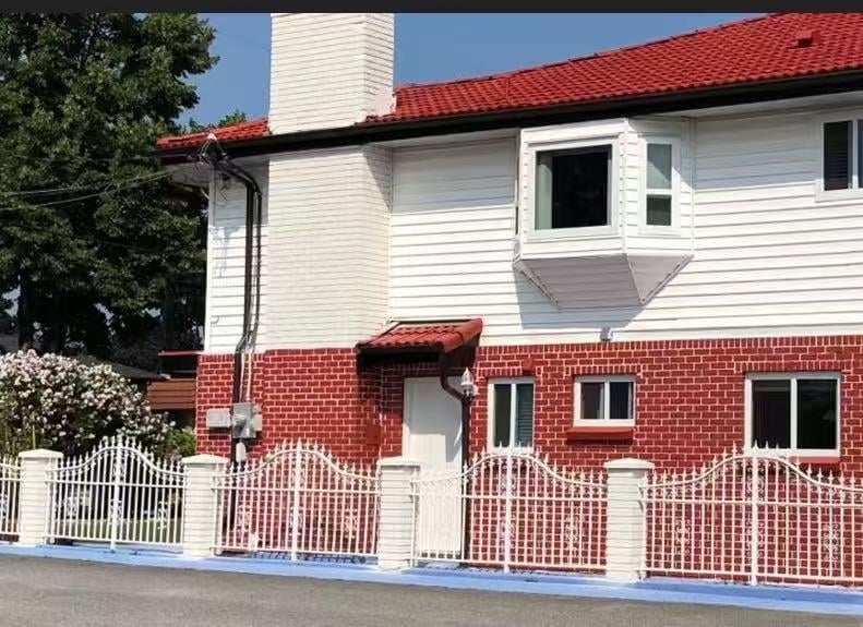 Ground Level-3850 Fir Street , Burnaby, BC, V5G 2A7