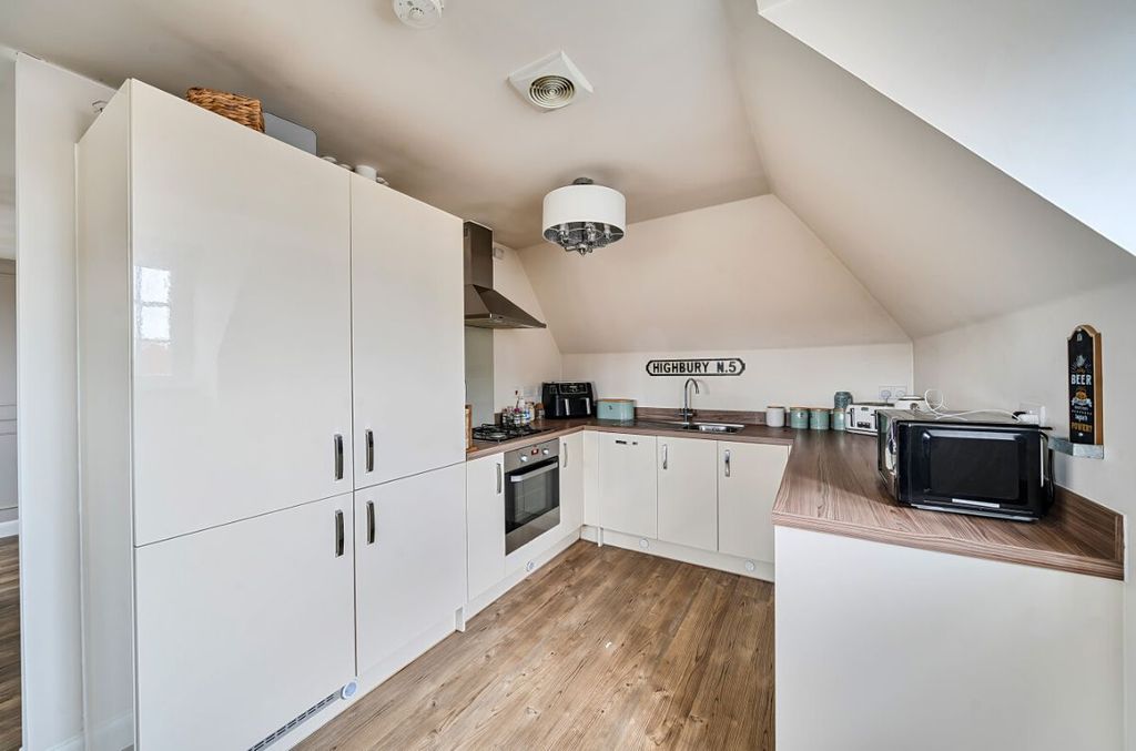 1 bed flat for saleDanegeld Avenue, Great Denham MK40 photo 3
