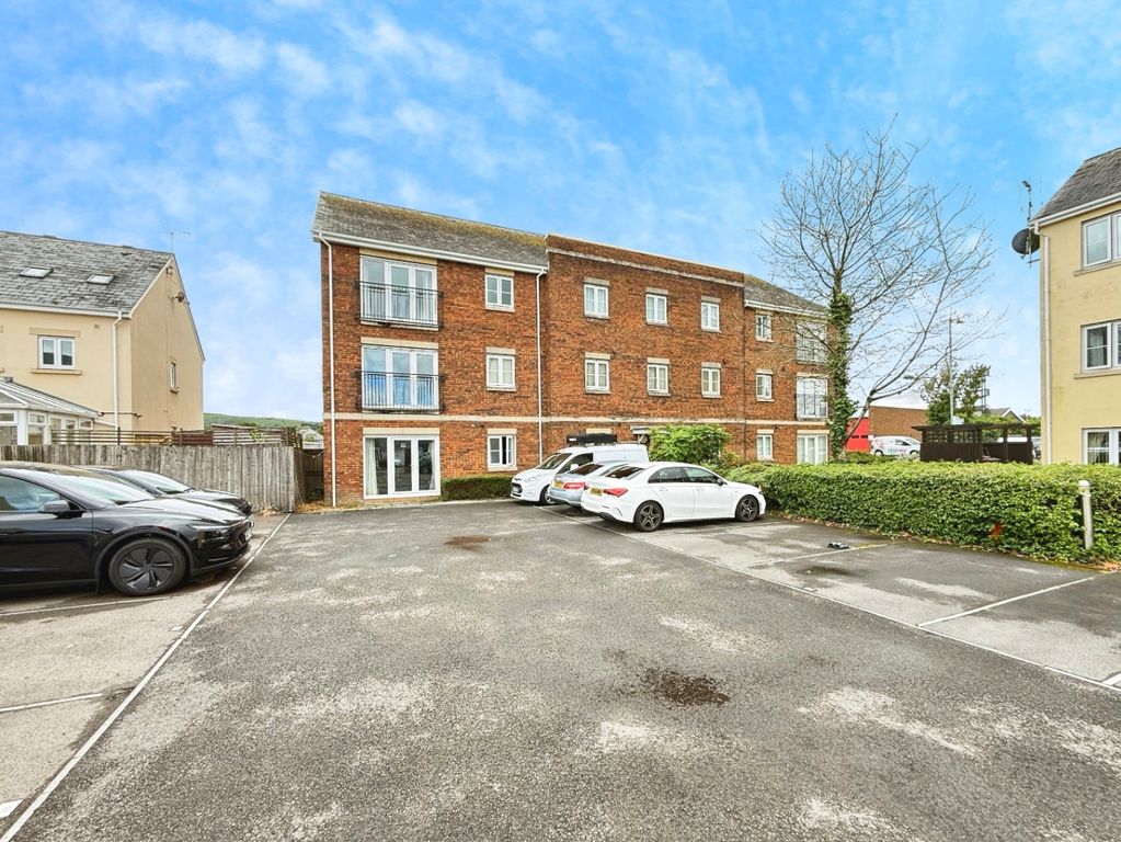 2 bed flat for saleClayton Drive, Pontarddulais, Swansea, West Glamorgan SA4