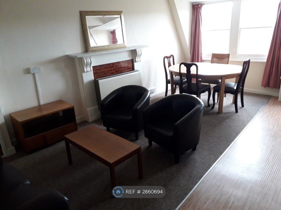 4 bed flat to rentCamden Crescent, Bath BA1 photo 3