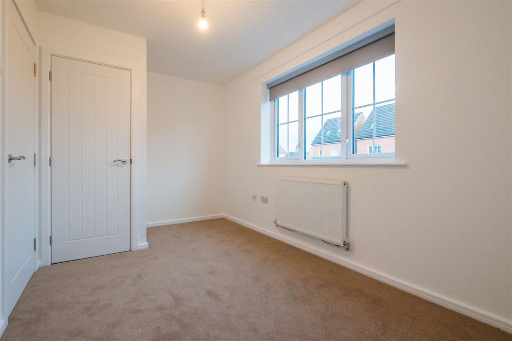 Additional image 11 of 3 bed semi-detached house to rentHerringbone Road, Worsley M28