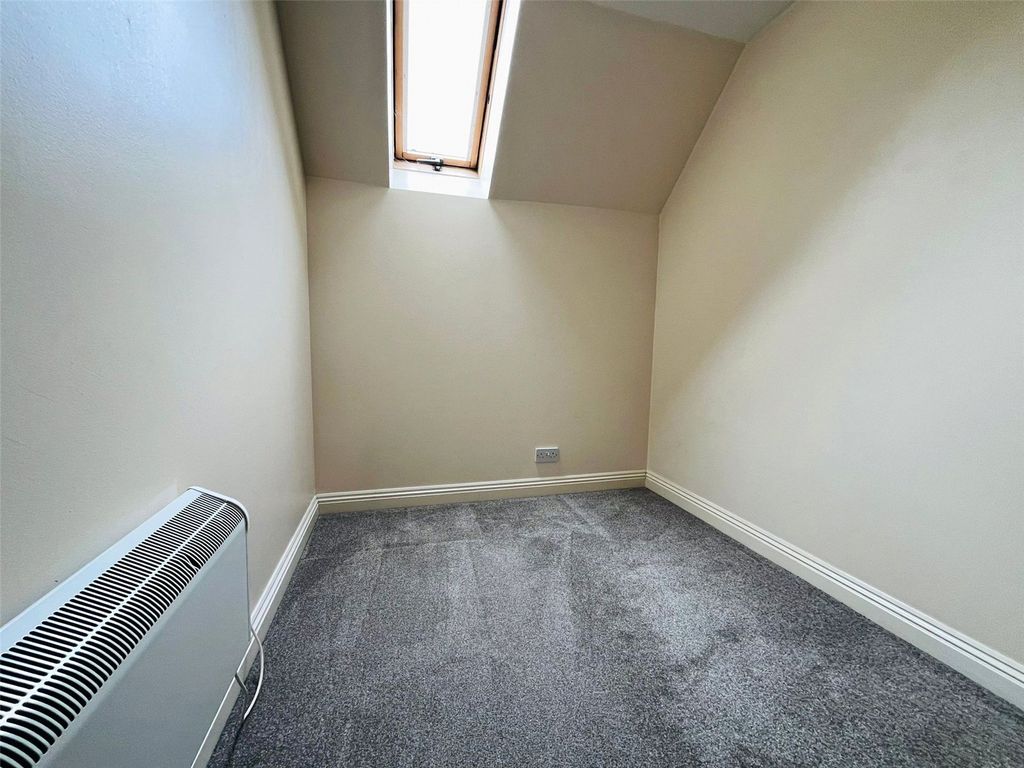 Additional image 9 of 2 bed flat to rentGould Close, Newbury, Berkshire RG14