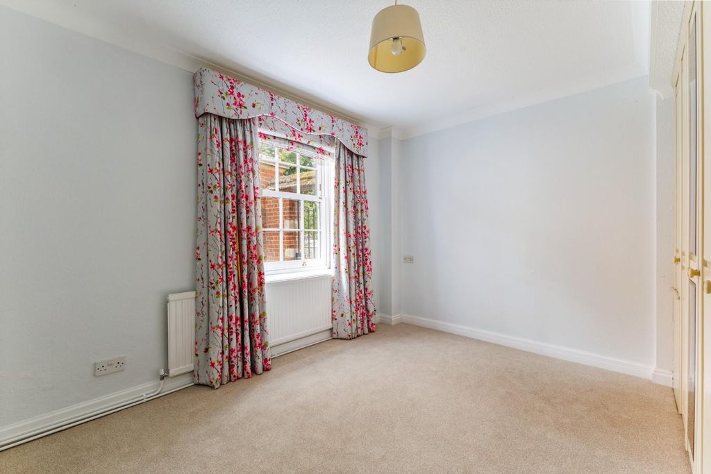 Additional image 11 of 1 bed flat for saleThe Close, Salisbury SP1