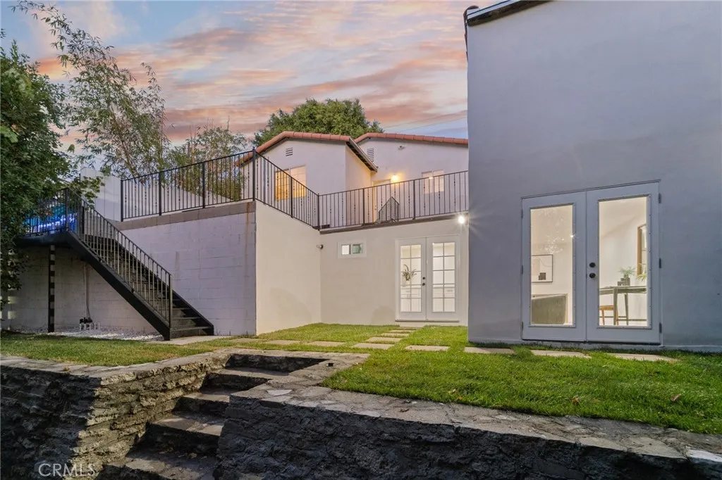 1637 N Alvarado Street, Los Angeles, CA 90026
