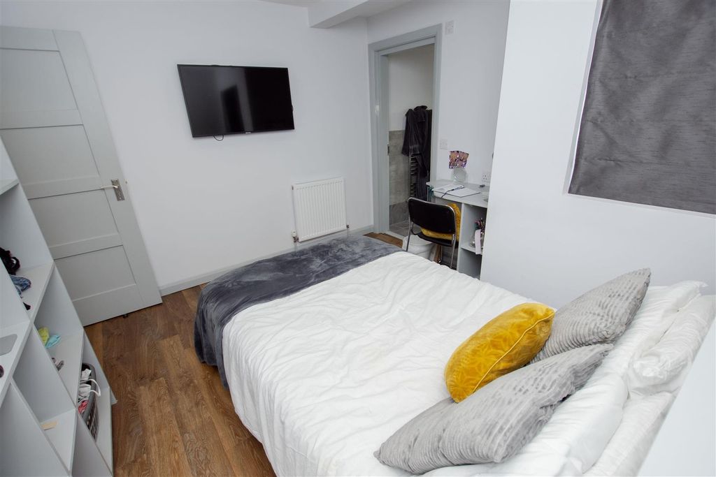 5 bed shared accommodation to rentHeeley Road, Birmingham, West Midlands B29 photo 4