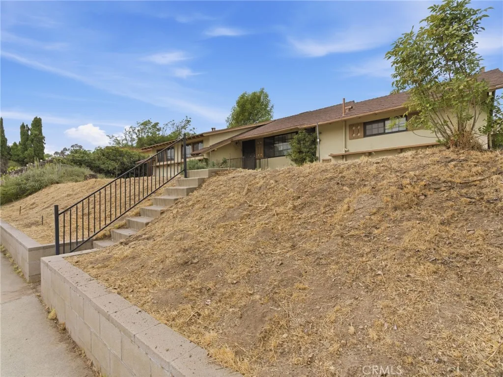 10127 Foothill Boulevard, Sylmar, CA 91342