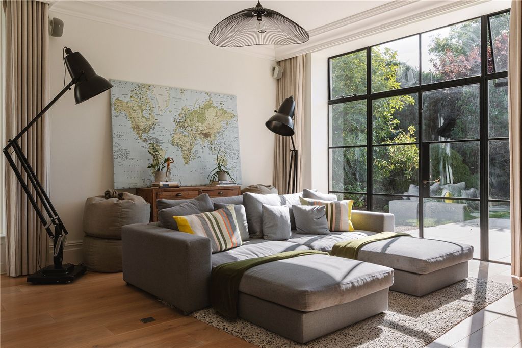 Additional image 5 of 6 bed detached house for salePenn Road, Beaconsfield, Buckinghamshire HP9