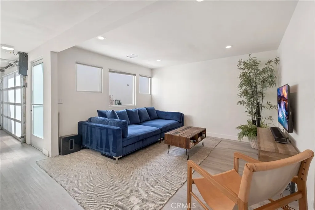 Additional image 34 of 555 E 3rd St, Long Beach, CA 90802