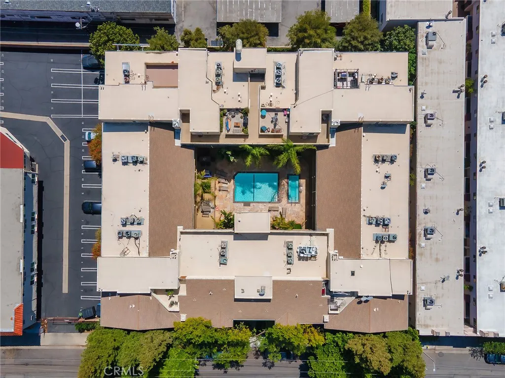 11044 Acama Street Unit 302, Studio City, CA 91602