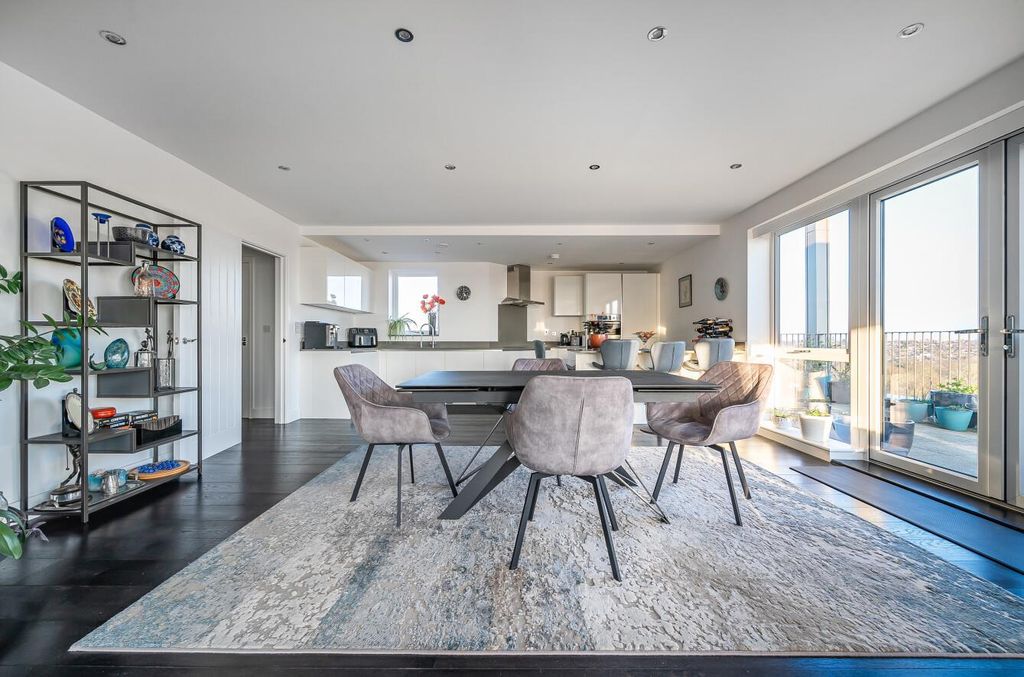Additional image 4 of 2 bed flat for saleHenry Darlot Drive, London NW7