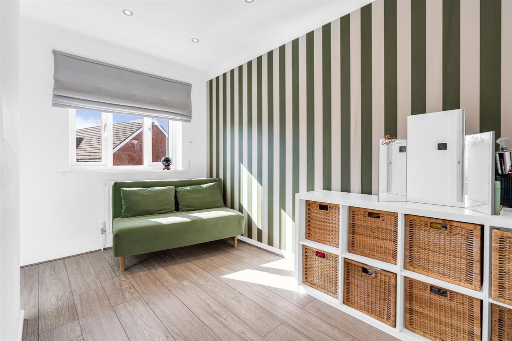 Additional image 12 of 3 bed terraced house for saleThe Briars, Hertford SG13